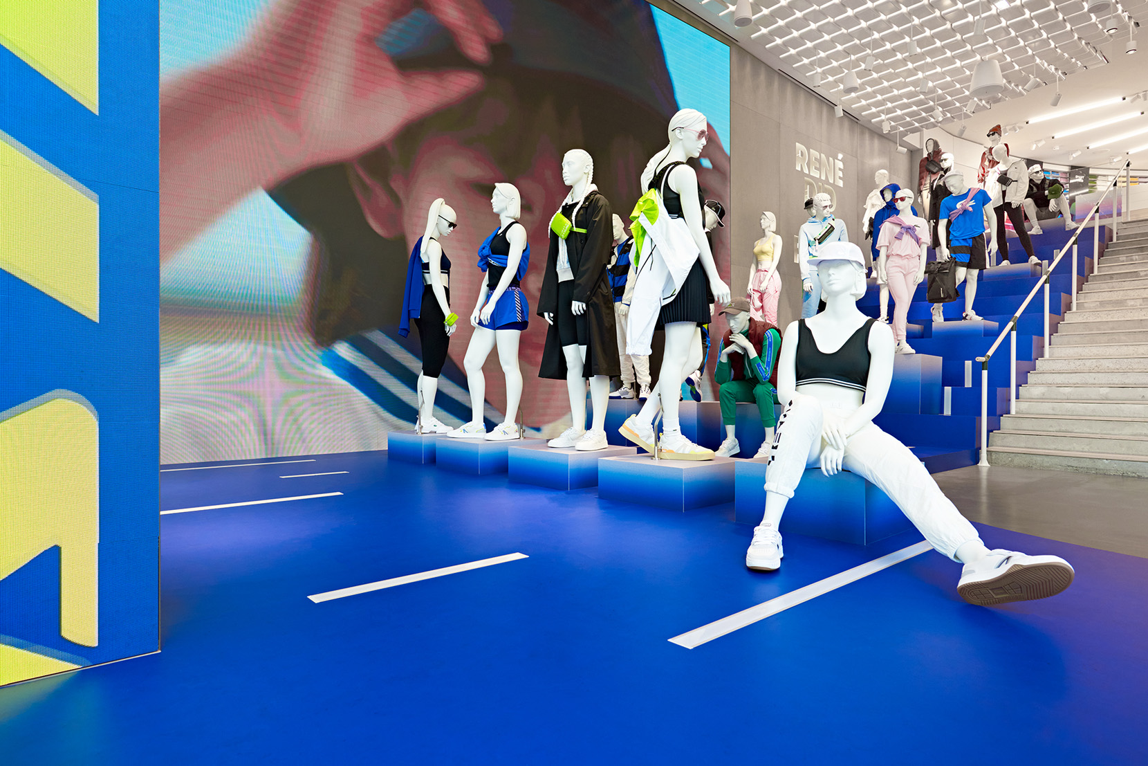 Lacoste Arena in Paris_Hans Boodt Mannequins